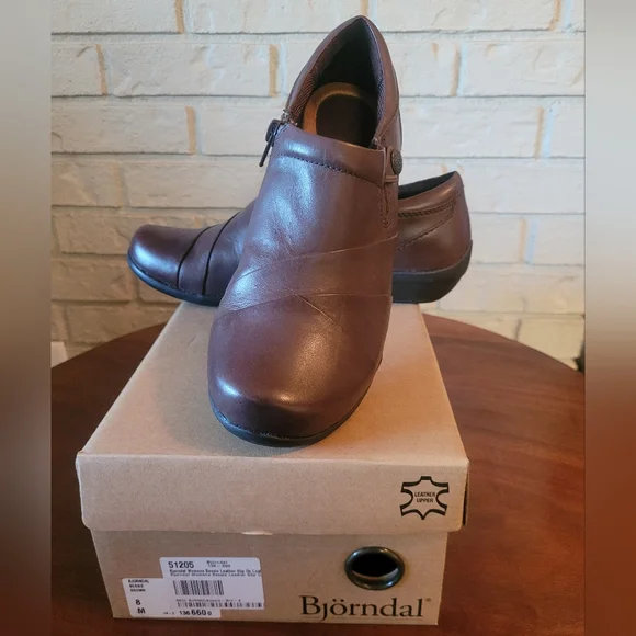Bjorndal "Bessie" shoes size 8M Brown - Picture 2 of 5